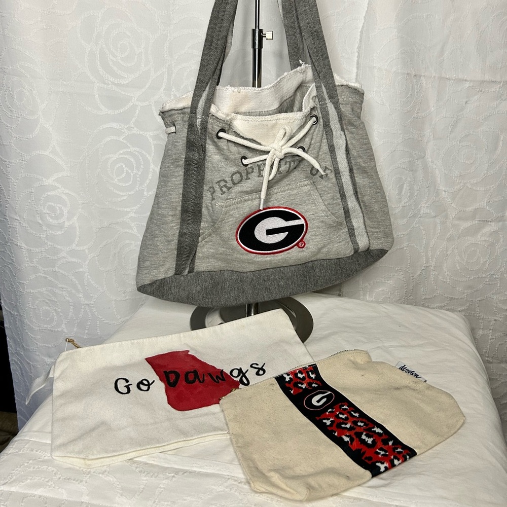 Georgia Fan Go Dawgs gray cloth tote and 2 travel cosmetic Georgia Dawg cases.
